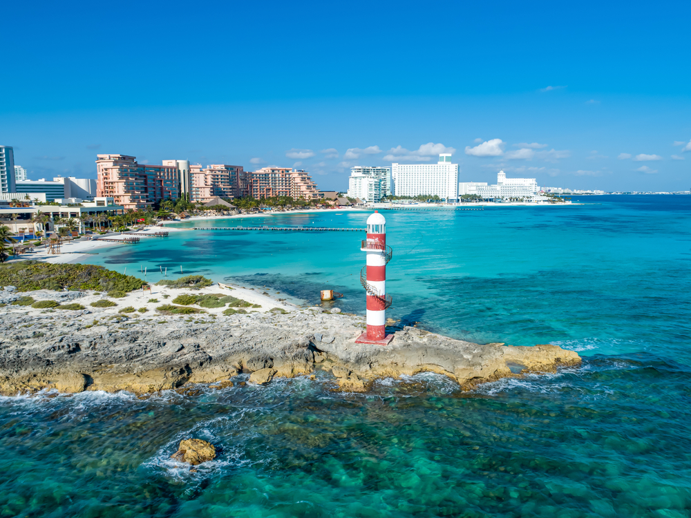 What does Cancun offer to tourists?